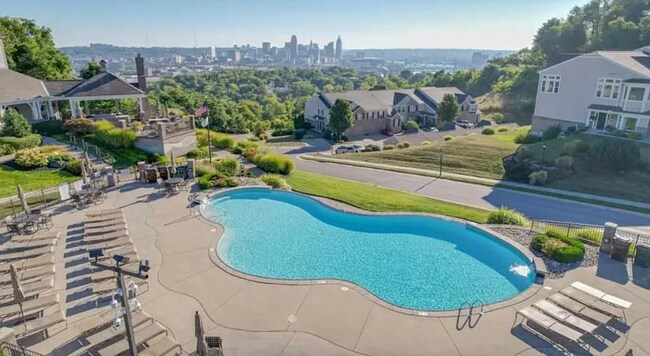Building Photo - 301 Skyview Ct