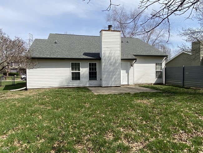 Building Photo - 5048 Shadow Pointe Dr