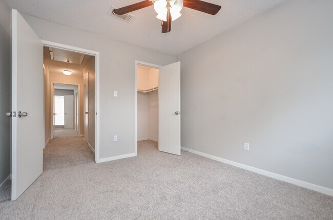Building Photo - 1853 Witte Rd