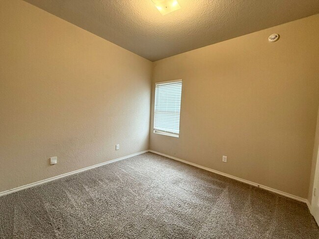 Building Photo - 10534 Green Rock Dr