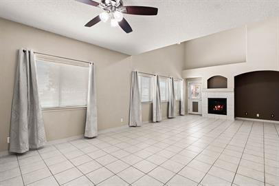 Building Photo - Large 2 story home with refrigerated air, huge backyard.