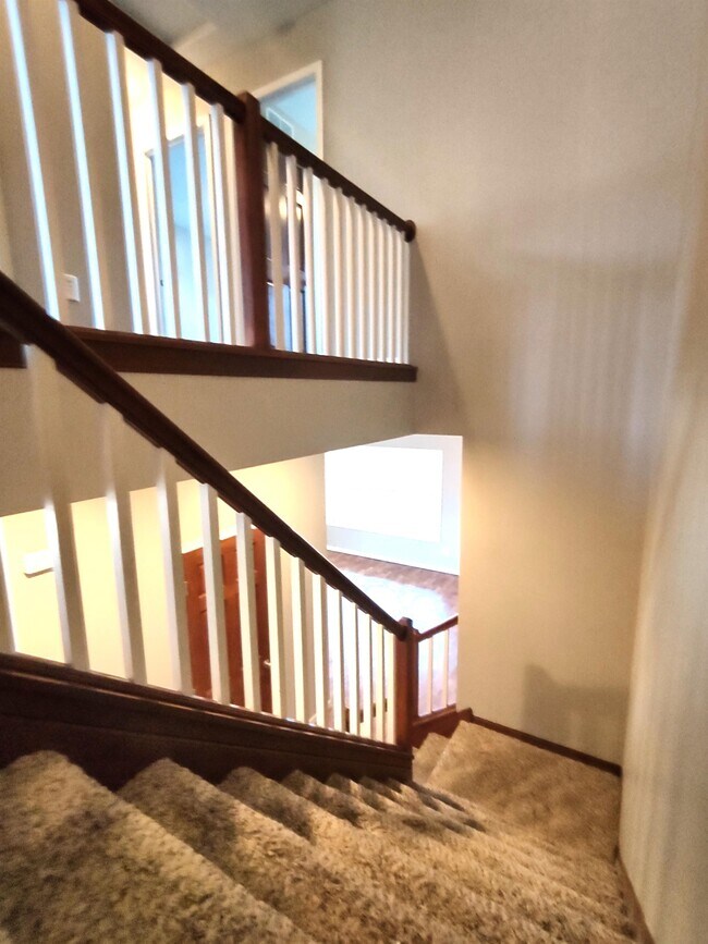 Building Photo - 5948 Oakgreen Ave N