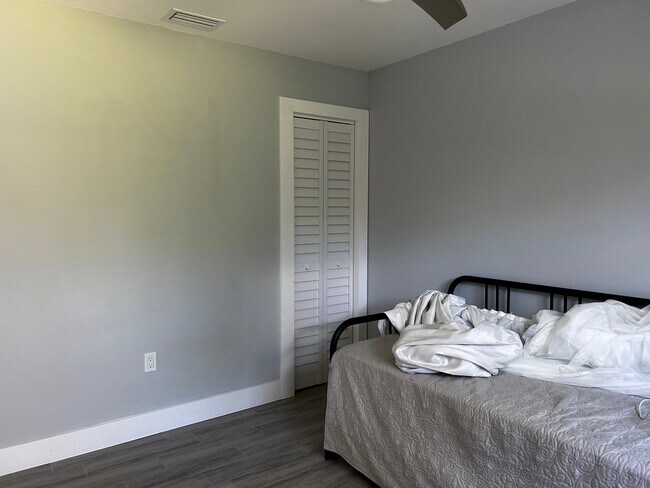 Building Photo - 3024 Woodpine Cir