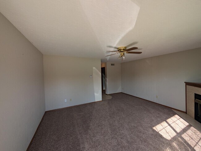 Building Photo - 3201 Lois Arlene Cir