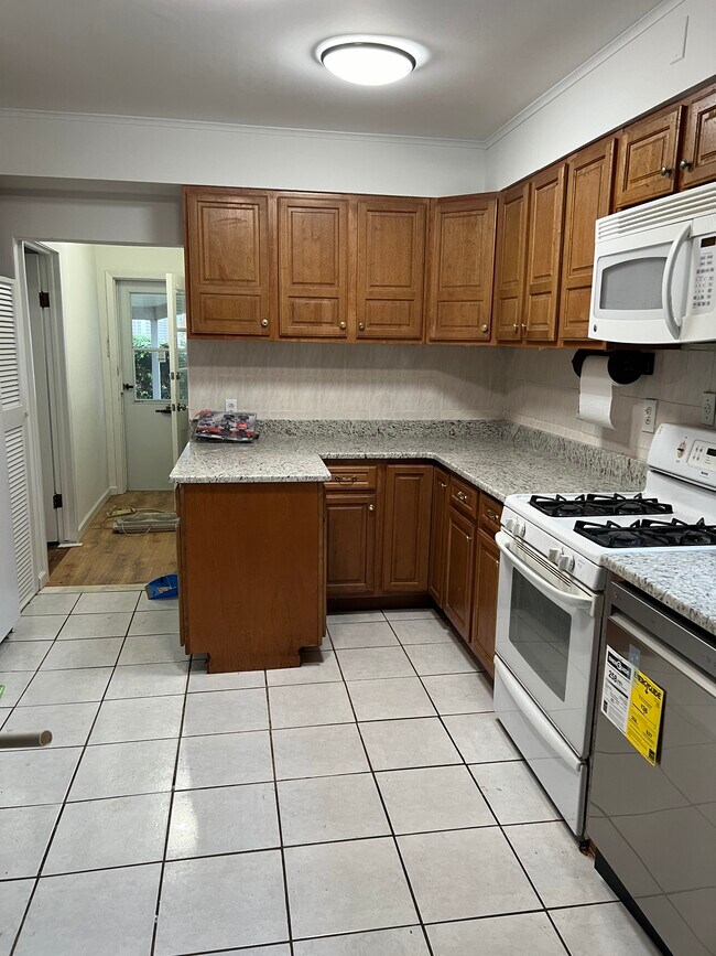 Building Photo - 42 W Ruby Ave