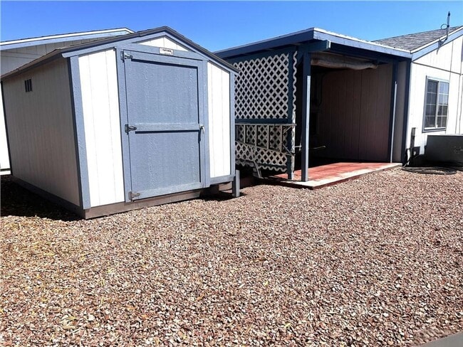 Building Photo - Clean 2 bedroom/2bth home in Sunrise Vistas