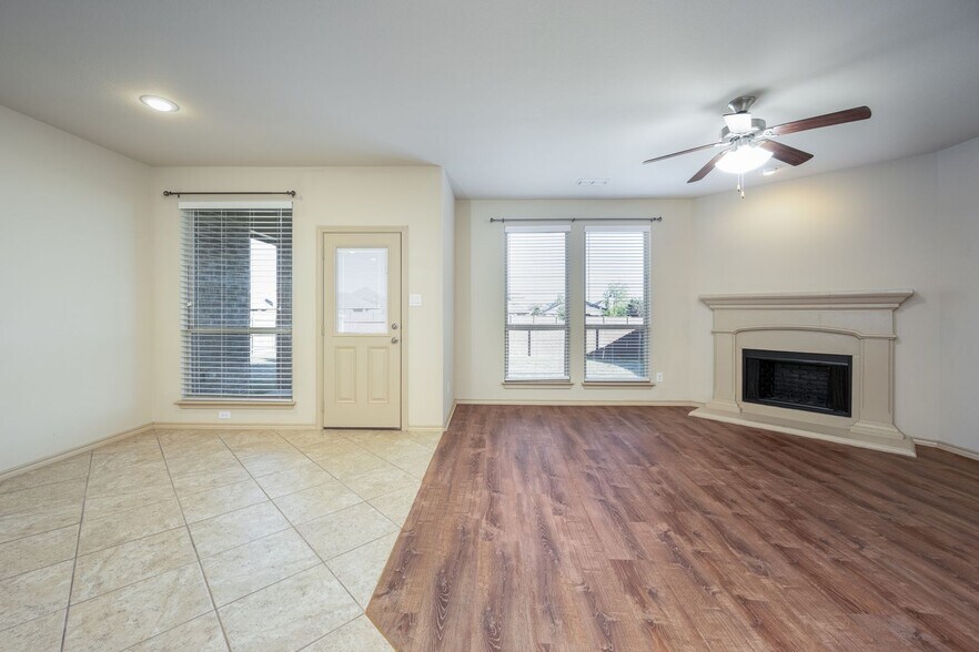 Building Photo - 3108 Tamarack Ln