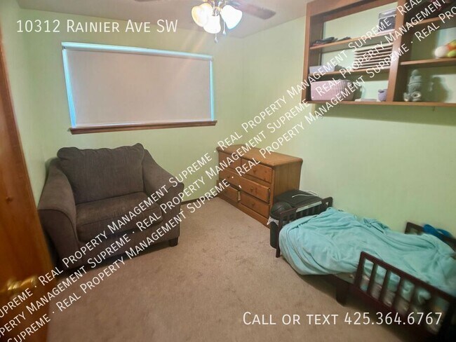 Building Photo - Perfect Family Home in Lakewood