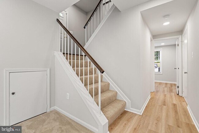 Building Photo - 7867 Wintercress Ln