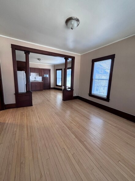 Building Photo - 1109 E Gorham St