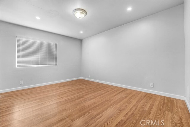 Building Photo - 660 S La Verne Ave