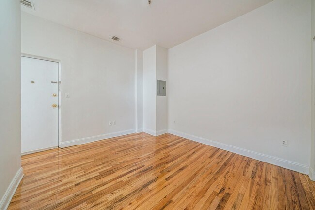 Building Photo - 144 Virginia Ave
