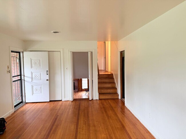 Building Photo - 7381 Barnette Ave