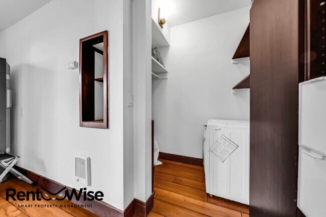 Building Photo - 130-136-136 Mullen Ave