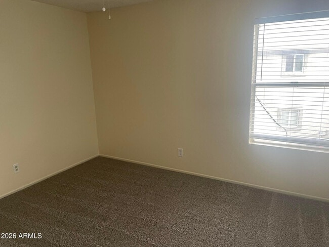 Building Photo - 465 W Ivyglen St