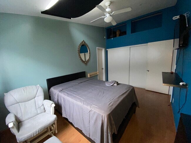 Building Photo - 3030 Valle Vista Dr
