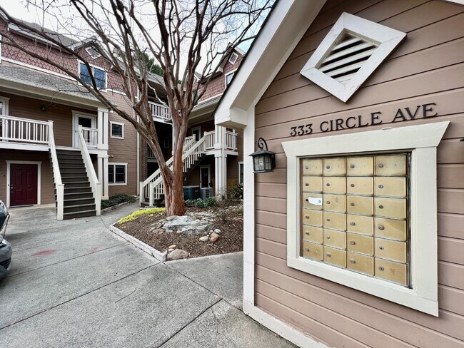 Building Photo - Condo with Convenient Location!