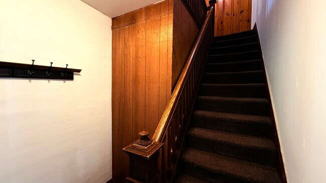 Building Photo - 2 Bed 1 Bath Unit For Rent Tionesta PA