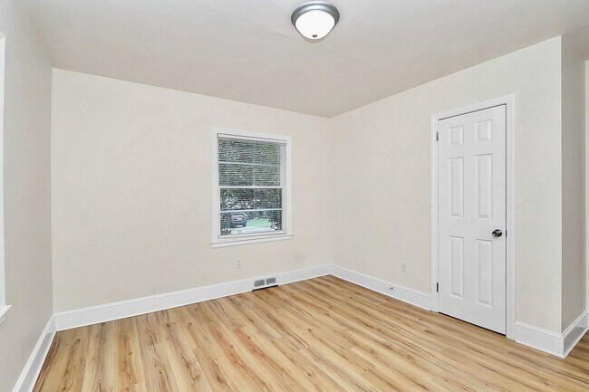 Building Photo - Cozy Echo Hills Two Bedroom Duplex