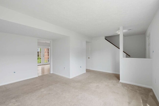 Building Photo - Beautifully Refreshed 3BR Townhome with Private Fenced Backyard in Brandy Station