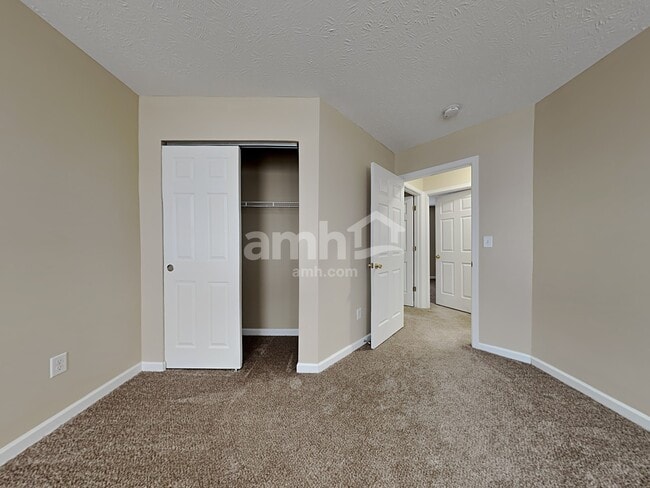 Building Photo - 268 Indian Lake Dr