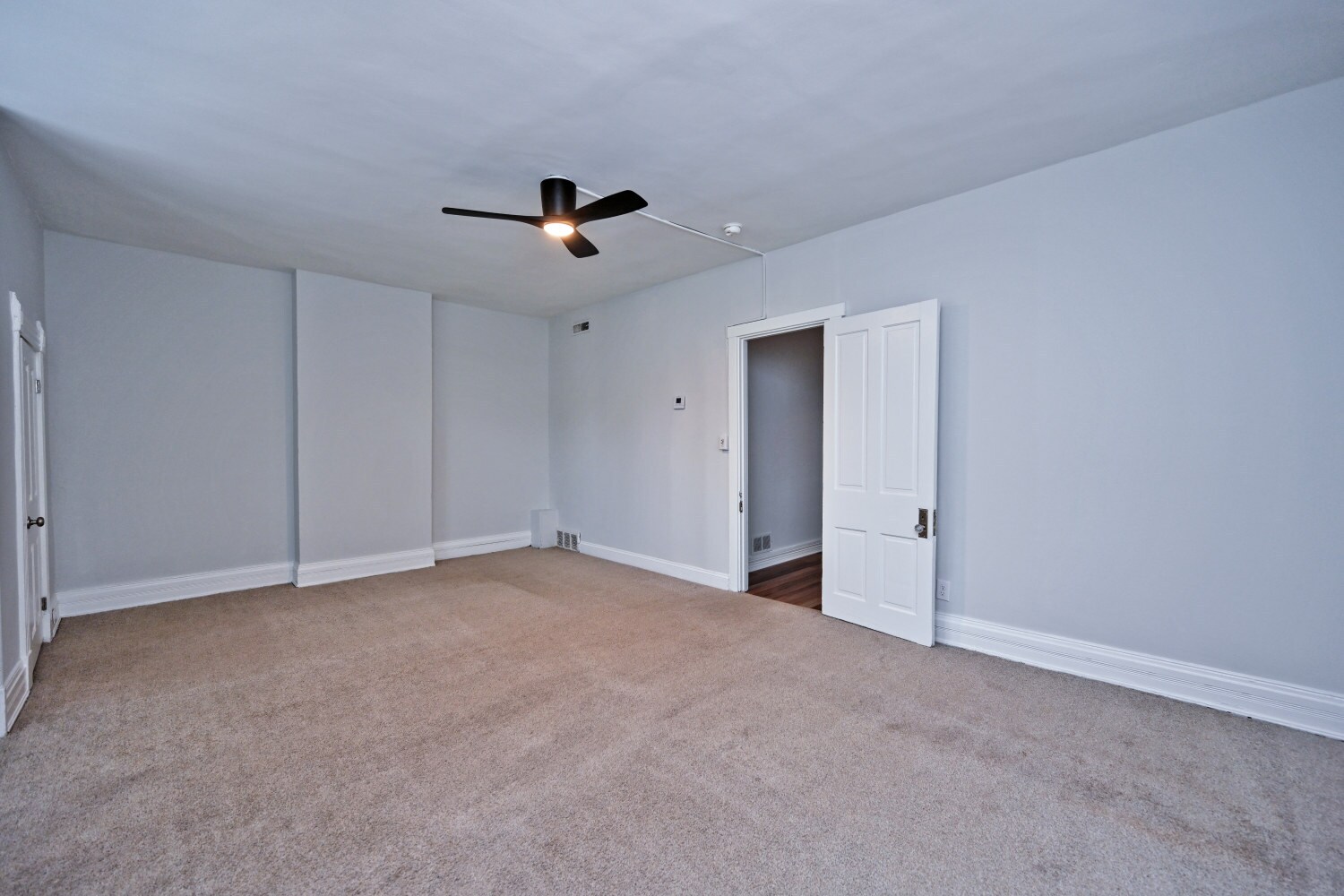 Building Photo - 2226 Kemper Ln