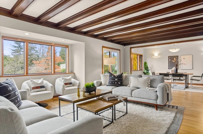 Building Photo - Stunning Portland Home with Open Floor Plan, Gourmet Kitchen, and Spa-Like Bathroom!