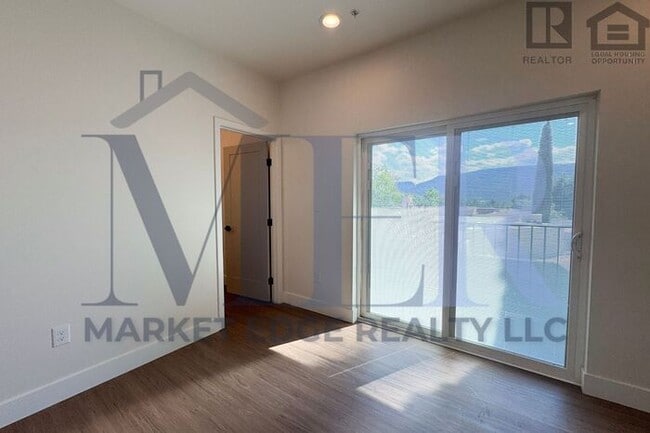 Building Photo - 3Bed/2.5Bath House in Sedona! Ready for Im...