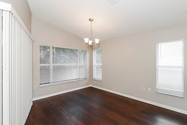 Building Photo - 10932 New Brighton Ct