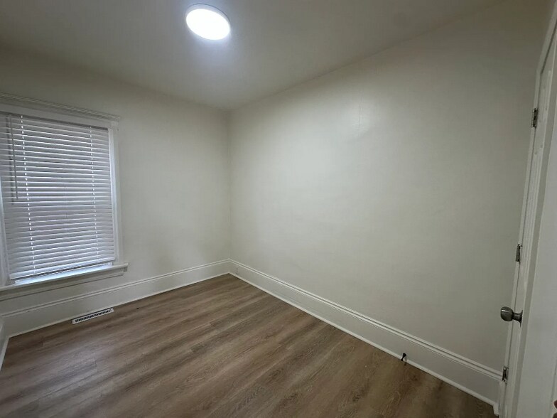 Building Photo - 1126 Walker St