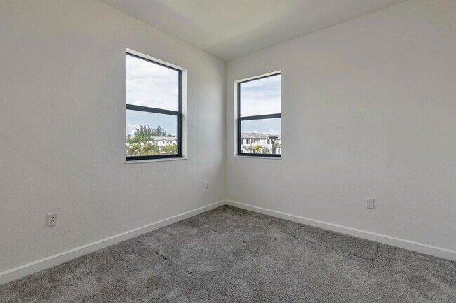 Building Photo - 13304 SW 286th Ter