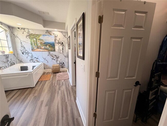 Building Photo - 2298 Viehman Tr