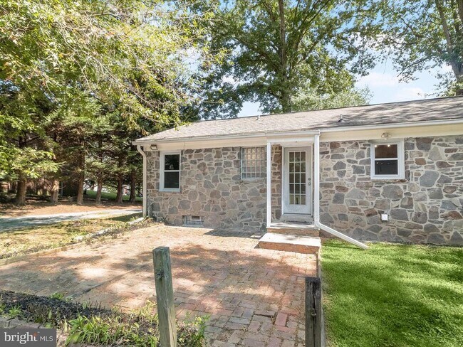 Building Photo - 3116 Bethany Ln