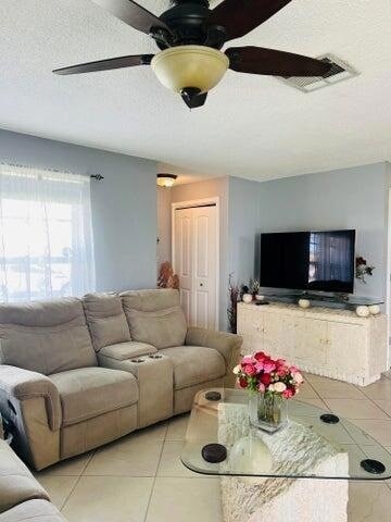 Building Photo - 4301 NW 1st Terrace