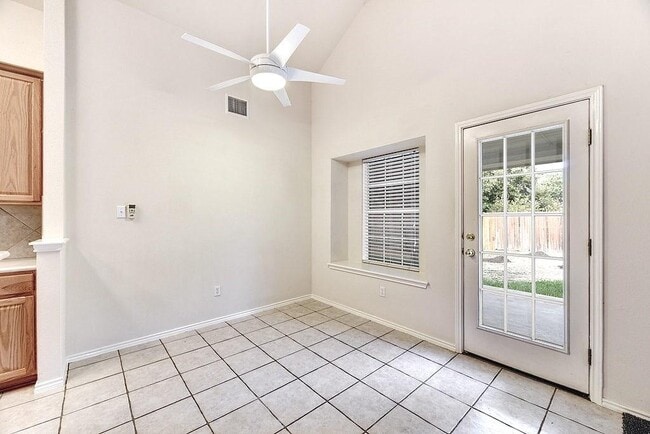Building Photo - 10516 Beard Ave