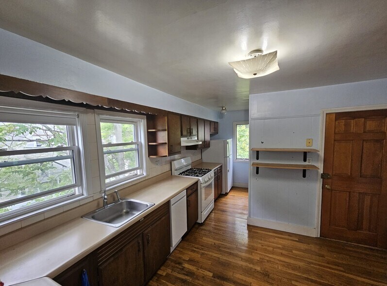 Building Photo - 19 Sartwell Ave