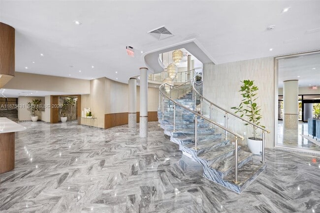 Building Photo - 5401 Collins Ave