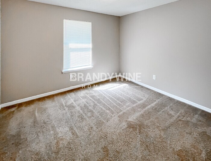 Building Photo - 8592 Bandera Cir W