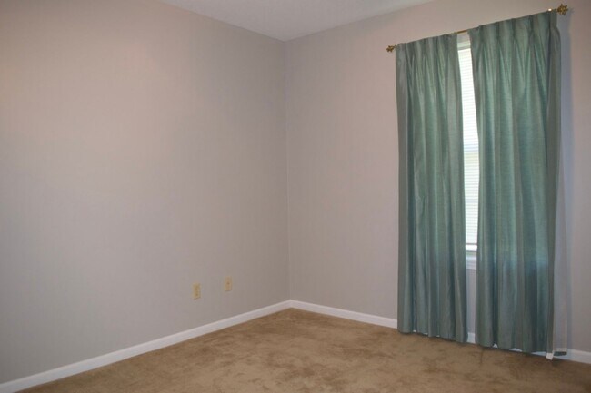 Building Photo - Great 3 Bed 2 Bath House In Ashland MO!