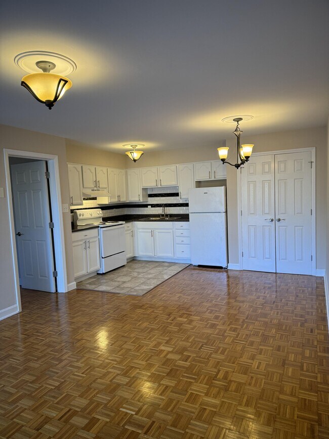 Interior Photo - Darby Terrace