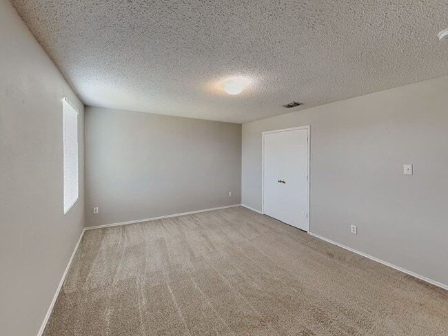 Building Photo - READY NOW! COME CHECK IT OUT!