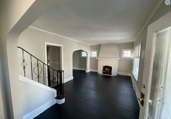 Building Photo - SECTION 8 and EDEN Accepted!! Spacious Newly Renovated 3 Br Home!