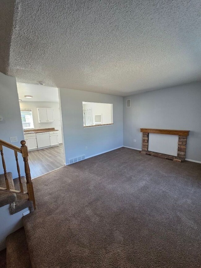 Building Photo - Inviting 3-Bedroom Home with Expansive Backyard on a Peaceful Cul-de-Sac | Available Now!!