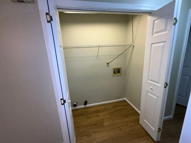 Building Photo - Now Available to View! Immaculate 2 bed, 2 bath, Fireplace, Garage, Granite and More!!