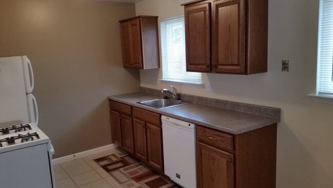 Building Photo - 32131 Knapp Ave