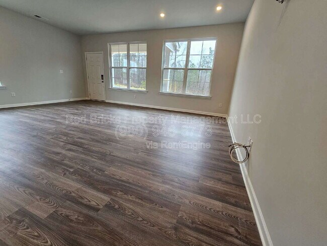 Building Photo - 7828 Nelson Rd