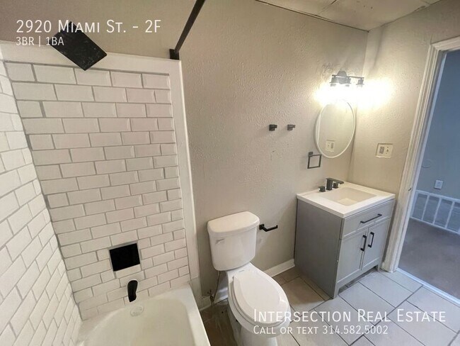 Building Photo - 2920 Miami St