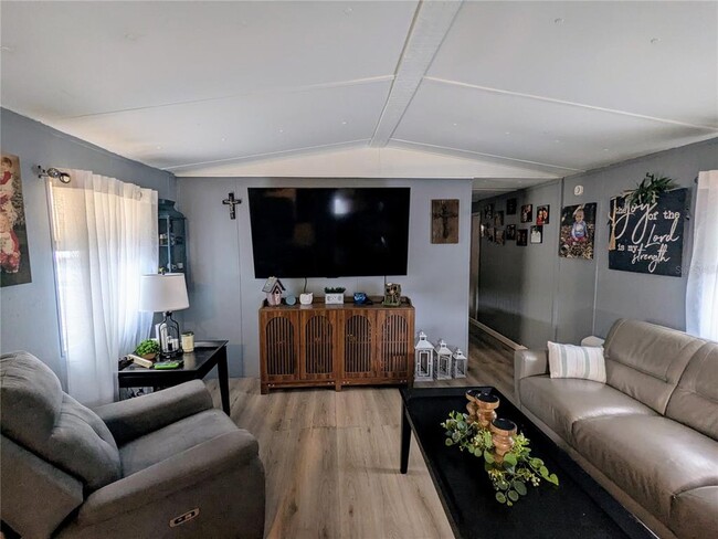 Building Photo - 53 Sunset Cir