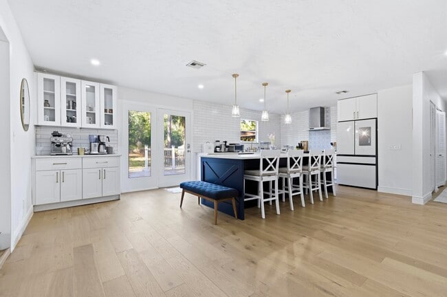 Building Photo - 12863 159th Ct N