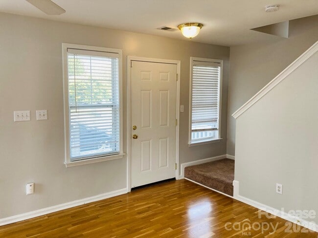 Building Photo - 8004 Strandhill Rd